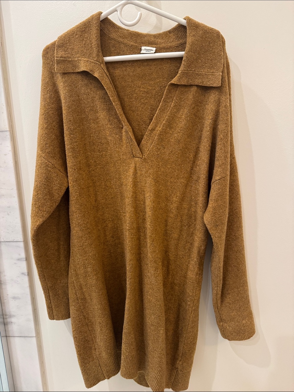 Abercrombie Cozy V-Neck Collared Sweater Tunic in Camel
